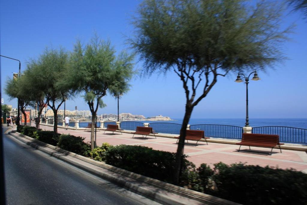 Marvellous Apartment With Valletta And Harbour Views 斯利马 外观 照片